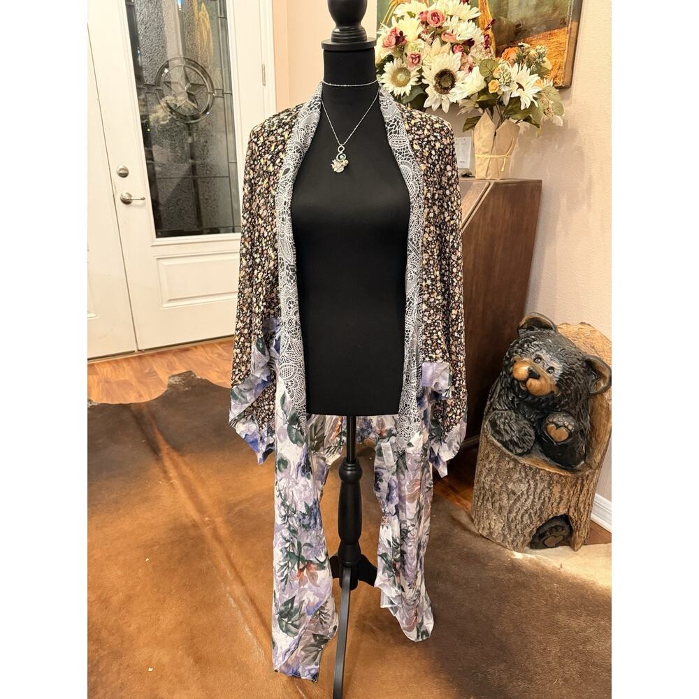 New, Umgee Kimono Medium/Large New